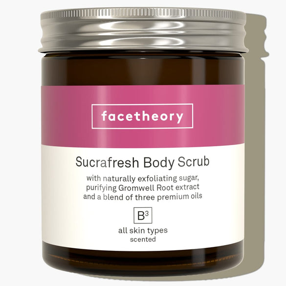 Sucrafresh Body Scrub B3 avec du sucre exfoliant naturel, de l'extrait de racine de Grémil purifiant et un mélange de cinq huiles de première qualité.